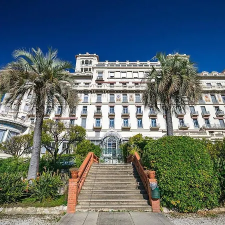 Apartment Le Riviera Palace - Vue Sur La - Parking Prive *