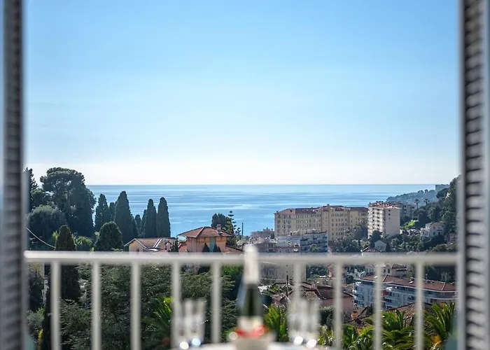 Le Riviera Palace Calme - Vue Sur La Mer- Parking アパート *